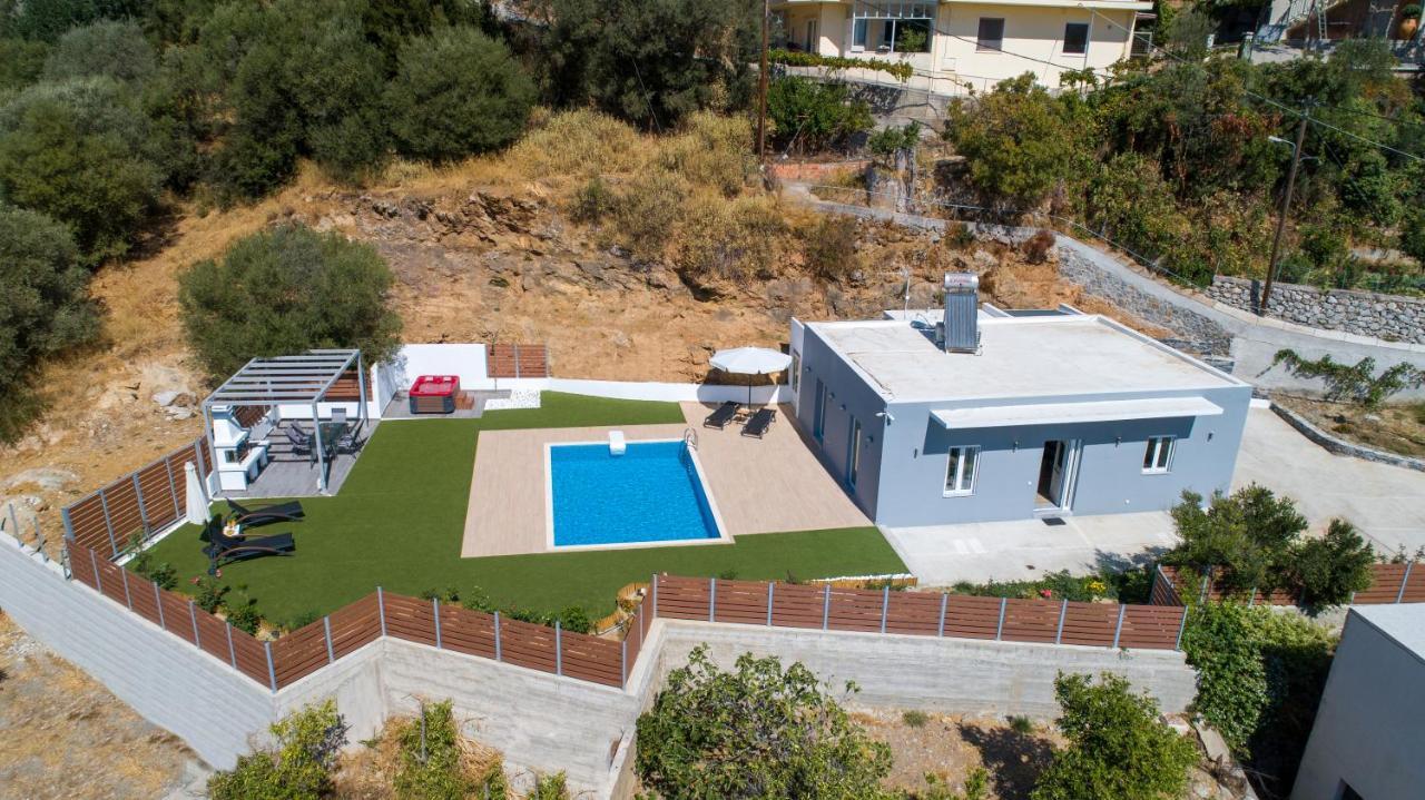 Villa Neonis Spílion エクステリア 写真