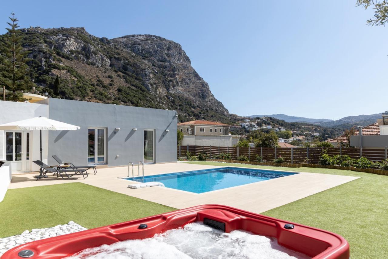 Villa Neonis Spílion エクステリア 写真