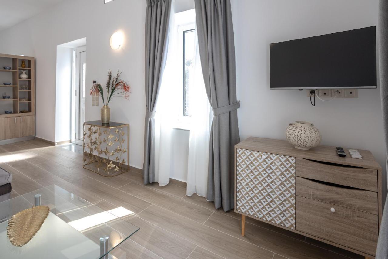 Villa Neonis Spílion エクステリア 写真